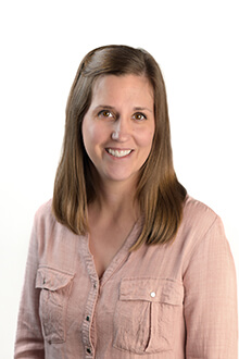elizabethbygarski_220x330.jpg
